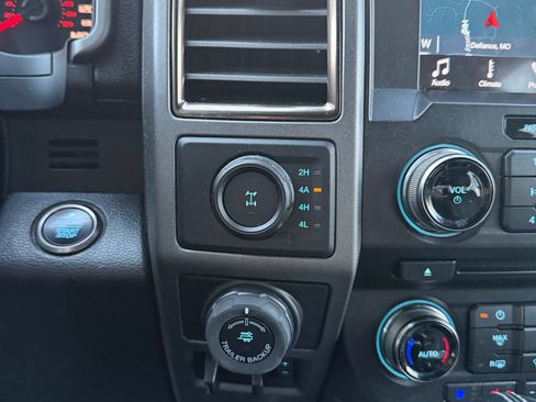 Used 2018 Ford F150 Raptor w/ Equipment Group 802A Luxury image 17