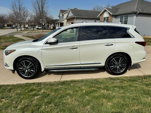 Used 2017 INFINITI QX60 Luxe w/ Deluxe Technology Package image 4