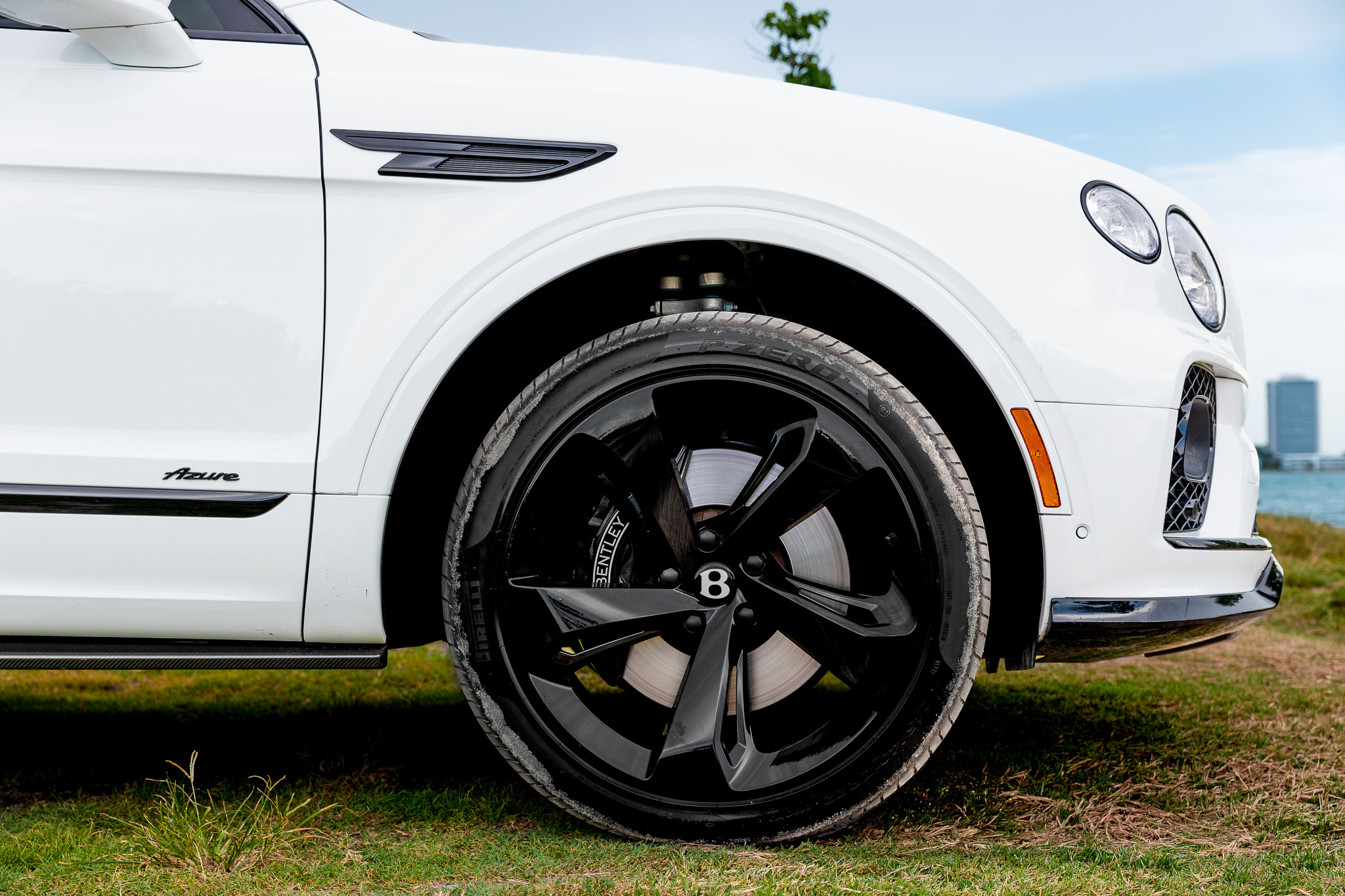 Used 2023 Bentley Bentayga Extended Wheelbase AWD/4WD image 15