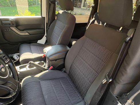 Used 2011 Jeep Wrangler Sport AWD/4WD image 18