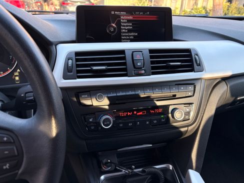 Used 2014 BMW 320i xDrive Sedan image 19