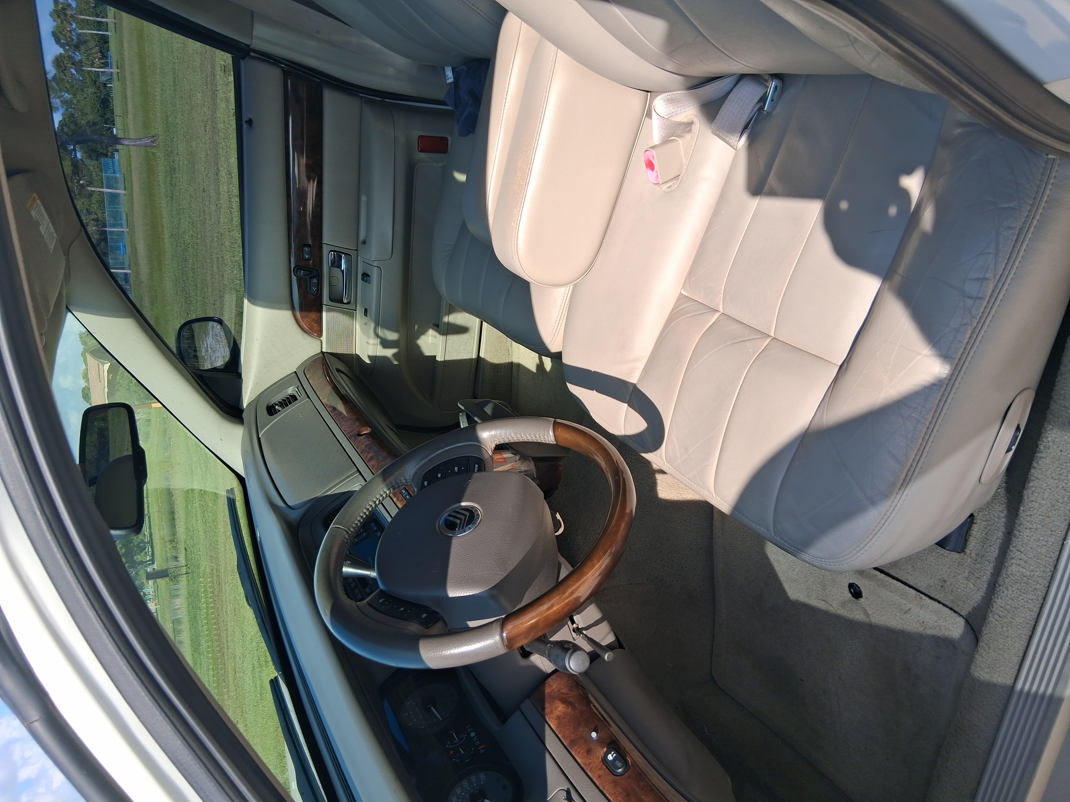 Used 2010 Mercury Grand Marquis LS RWD image 9