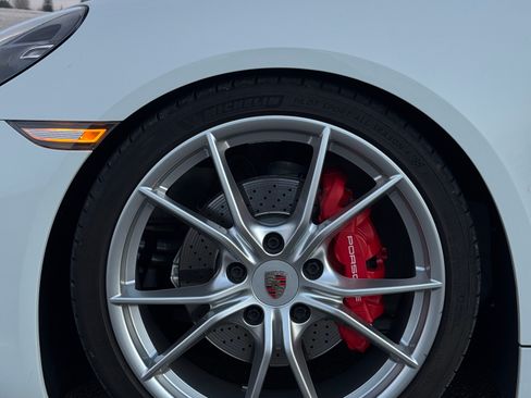 Used 2018 Porsche 718 Cayman S image 12