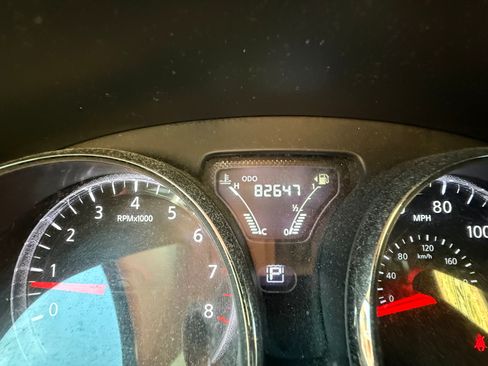 Used 2018 Nissan Versa SV FWD image 5