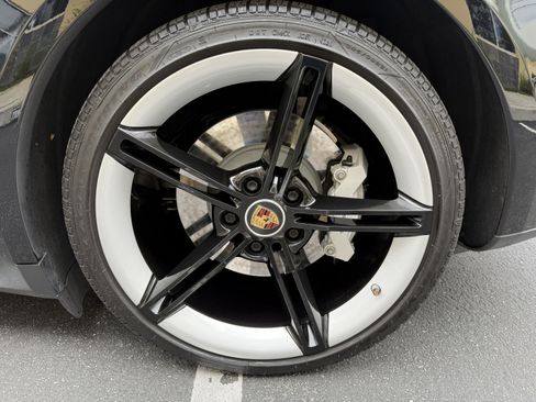 Used 2022 Porsche Taycan 4S image 26