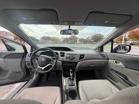 Used 2012 Honda Civic Hybrid Sedan image 5