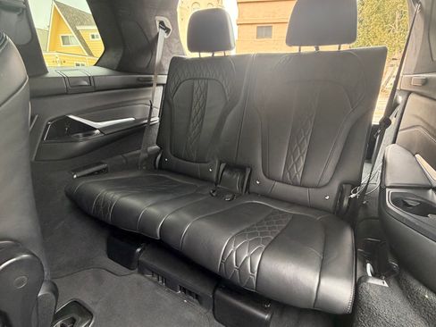 Used 2023 BMW X7 M60i w/ Executive Package image 17