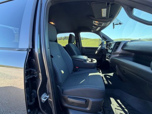 Used 2022 RAM 3500 Tradesman image 16