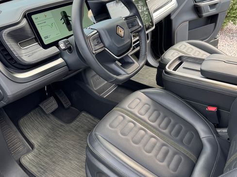 Used 2025 Rivian R1T Adventure AWD/4WD image 12
