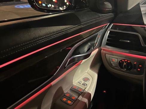 Used 2017 BMW 740i xDrive image 5