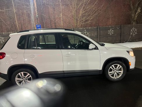 Used 2016 Volkswagen Tiguan R-Line image 12