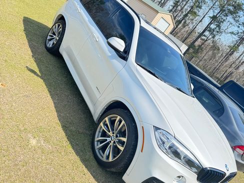 Used 2016 BMW X5 xDrive50i w/ M Sport image 12