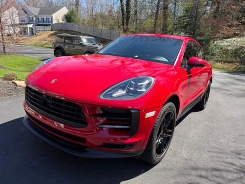 Used 2021 Porsche Macan image 2