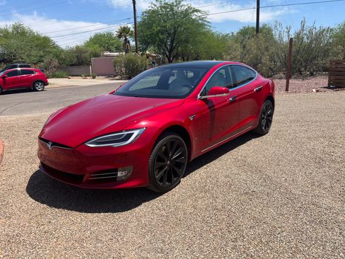 Used 2020 Tesla Model S Long Range Plus AWD/4WD image 1