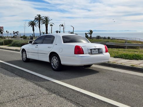 Used 2008 Lincoln Town Car Signature Limited image 5