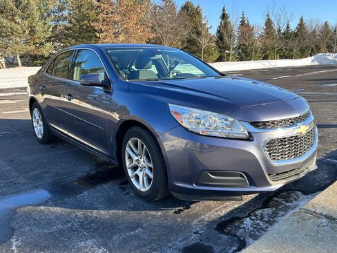 Used 2015 Chevrolet Malibu LT w/ Power Convenience Package image 1