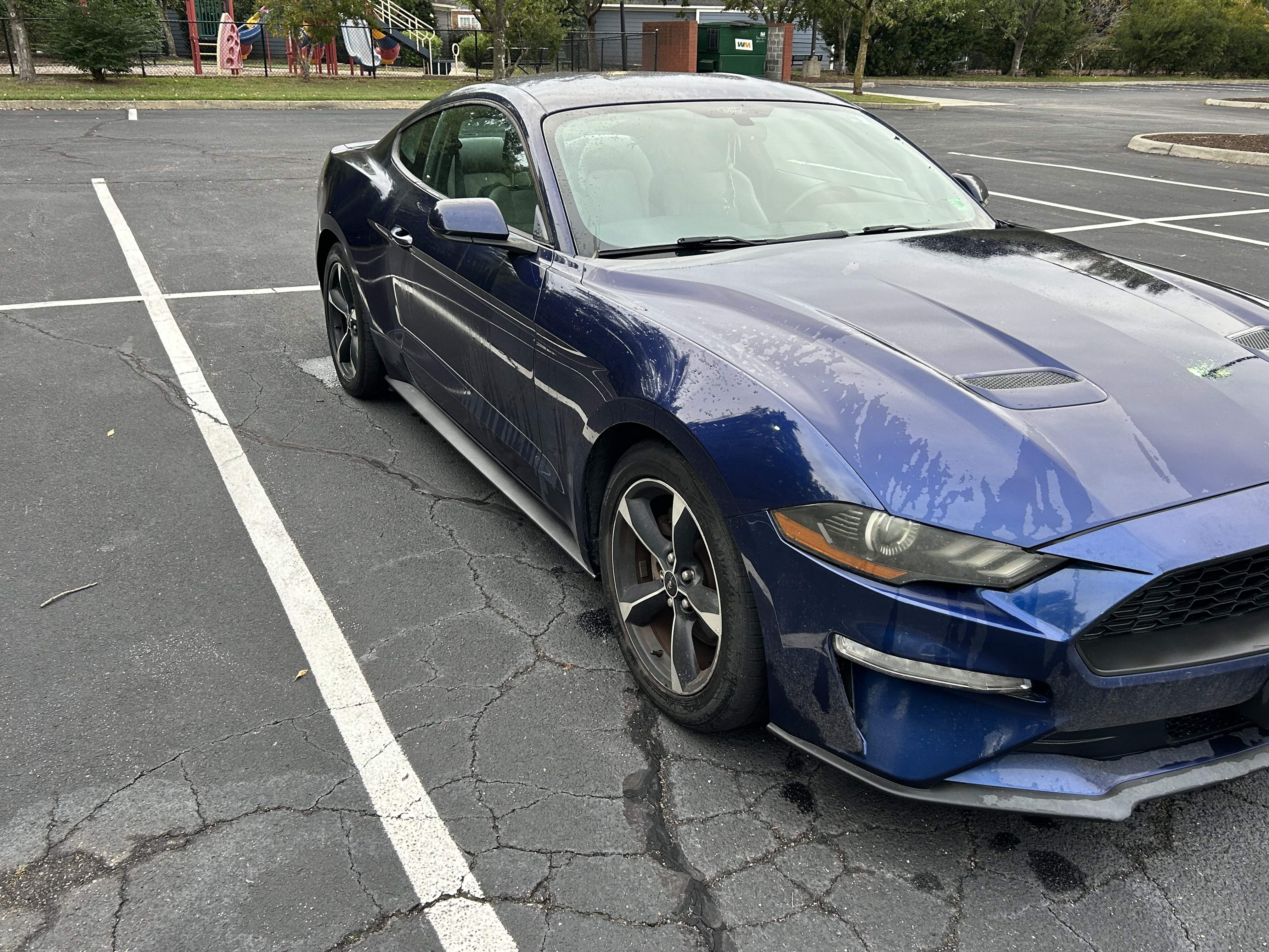 Used 2018 Ford Mustang Coupe RWD image 4