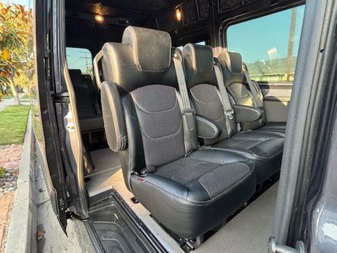 Used 2022 Mercedes-Benz Sprinter 2500 image 10