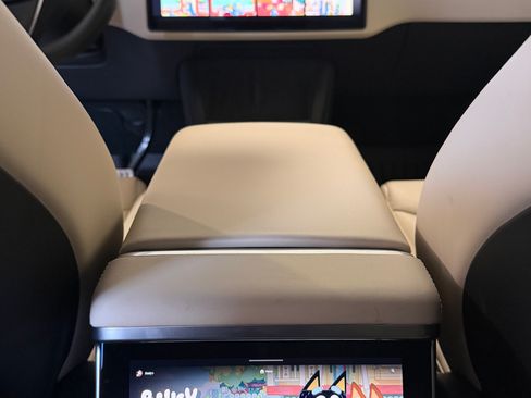 Used 2023 Tesla Model X image 18