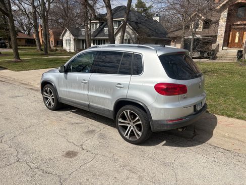 Used 2017 Volkswagen Tiguan SEL FWD image 10