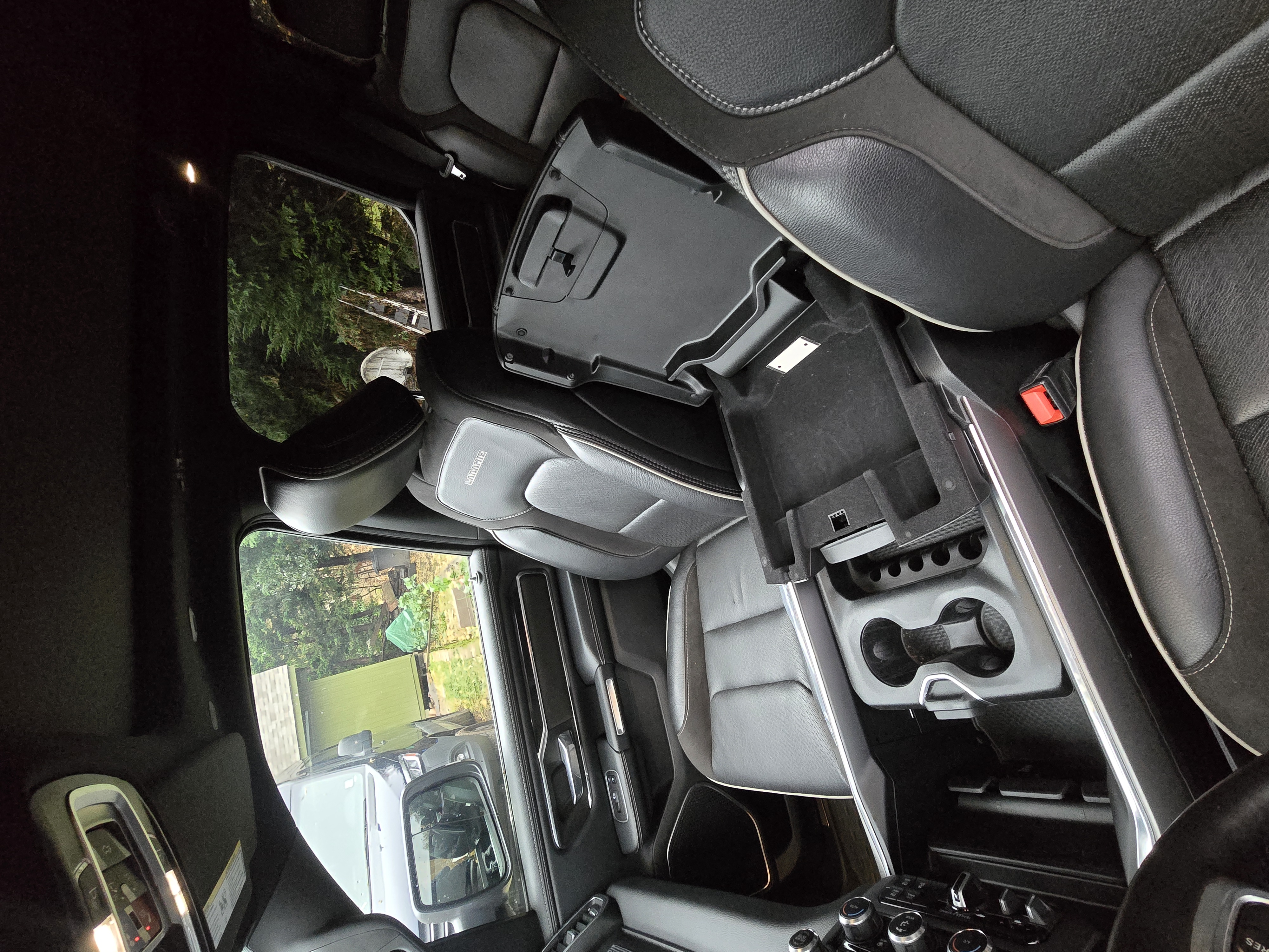 Used 2022 RAM 1500 Laramie w/ Sport Appearance Package AWD/4WD image 6