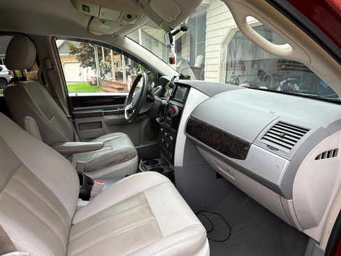 Used 2009 Dodge Grand Caravan SXT FWD image 6