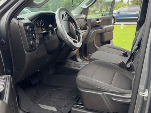 Used 2021 Chevrolet Silverado 1500 Custom Trail Boss w/ Safety Confidence Package AWD/4WD image 9