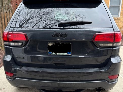 Used 2018 Jeep Grand Cherokee Altitude image 4