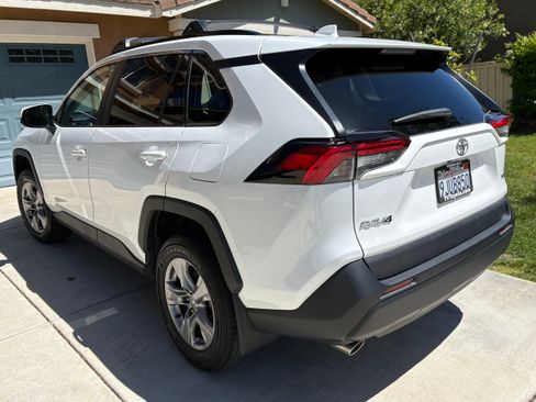 Used 2023 Toyota RAV4 XLE FWD image 8