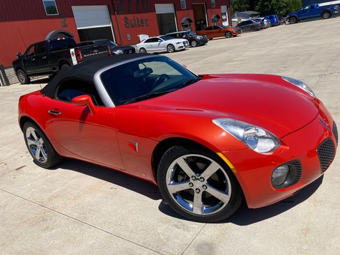Used 2008 Pontiac Solstice GXP w/ Premium Package RWD image 4