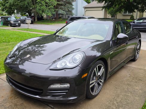 Used 2012 Porsche Panamera 4 image 4