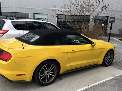 Used 2017 Ford Mustang GT Premium image 18