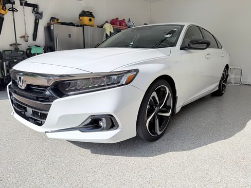 Used 2021 Honda Accord Sport Special Edition image 2