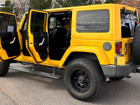 Used 2015 Jeep Wrangler Unlimited Sahara image 17