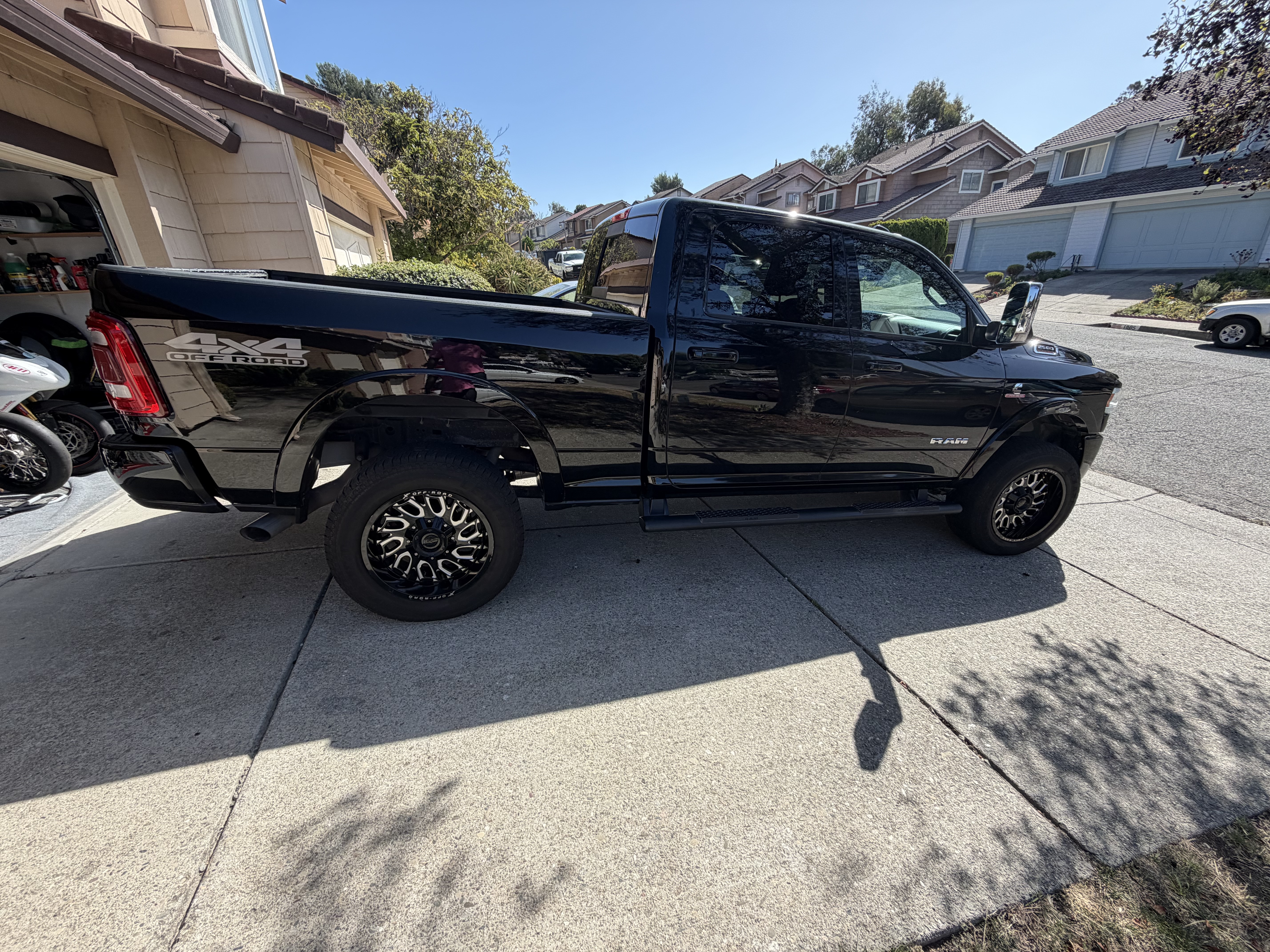 Used 2019 RAM 2500 Laramie AWD/4WD image 6