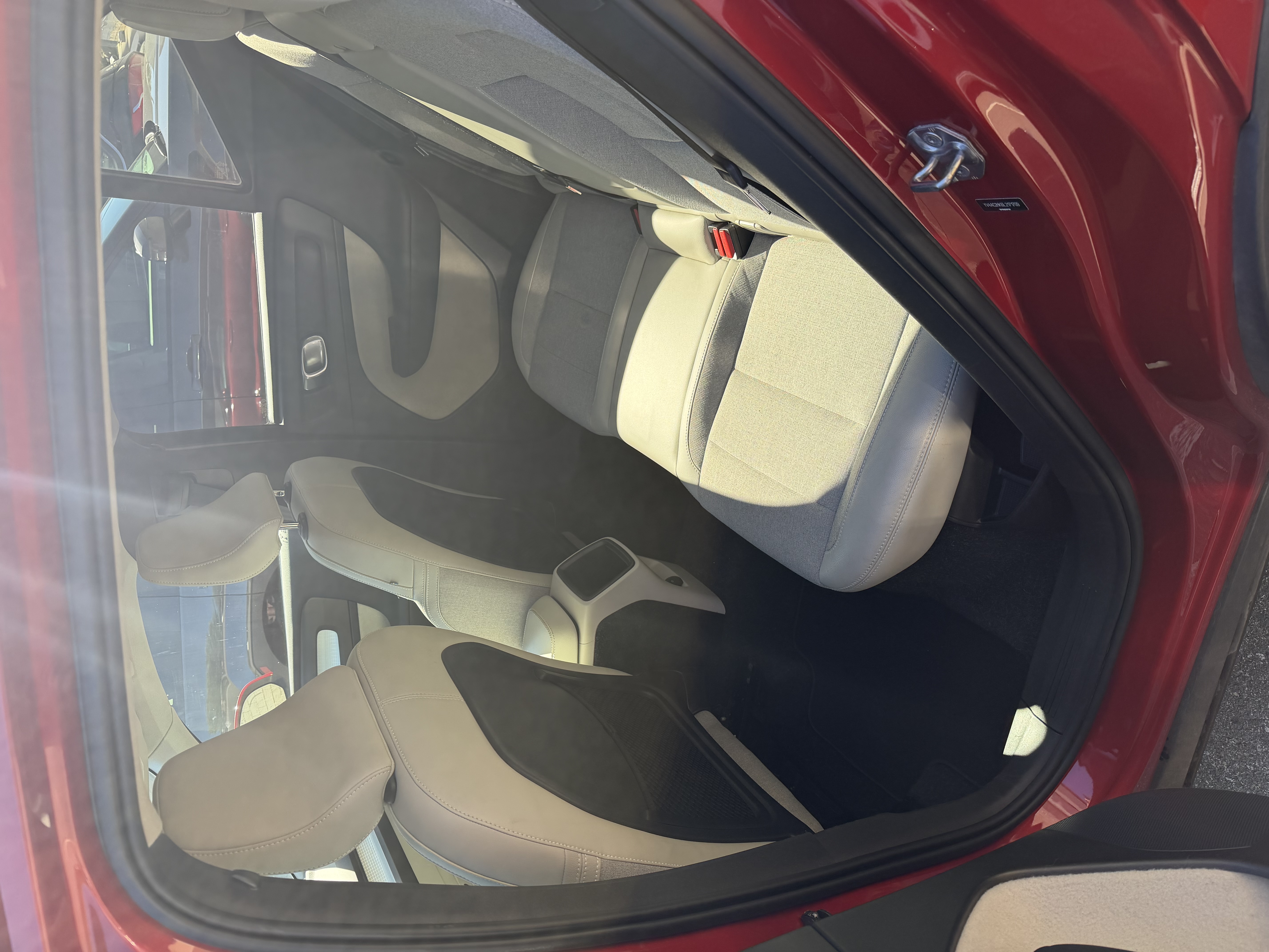 Used 2020 Volvo XC40 T4 Momentum FWD image 16