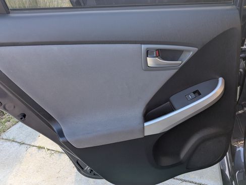 Used 2014 Toyota Prius Two image 21