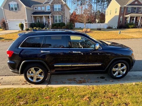 Used 2012 Jeep Grand Cherokee Limited w/ Luxury Group II image 5