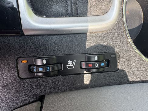 Used 2015 Toyota Highlander Limited w/ Driver Technology Package FWD image 21
