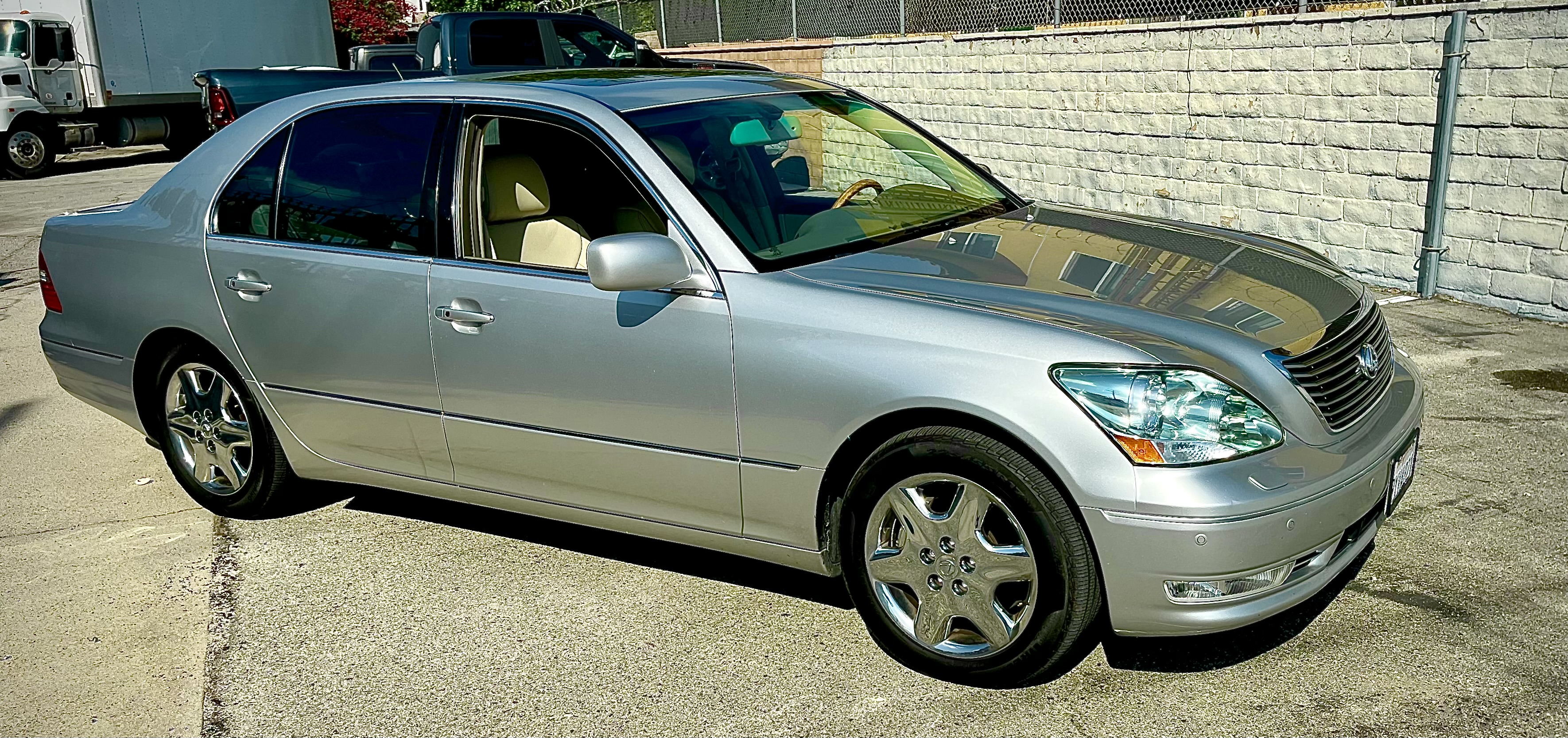 Used 2004 Lexus LS 430 RWD image 5