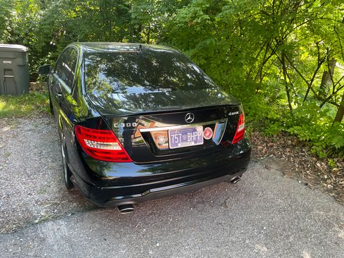 Used 2014 Mercedes-Benz C 300 4MATIC Sedan image 9