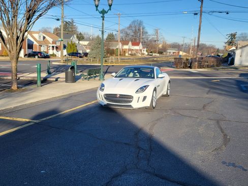 Used 2015 Jaguar F-TYPE Coupe image 14