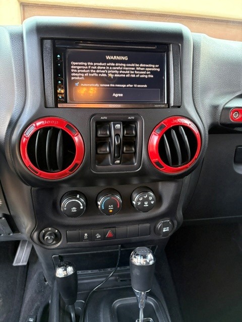 Used 2015 Jeep Wrangler Unlimited Sport w/ Quick Order Package 24S AWD/4WD image 8