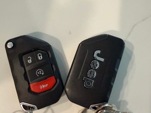 Used 2021 Jeep Wrangler Unlimited Sahara image 17