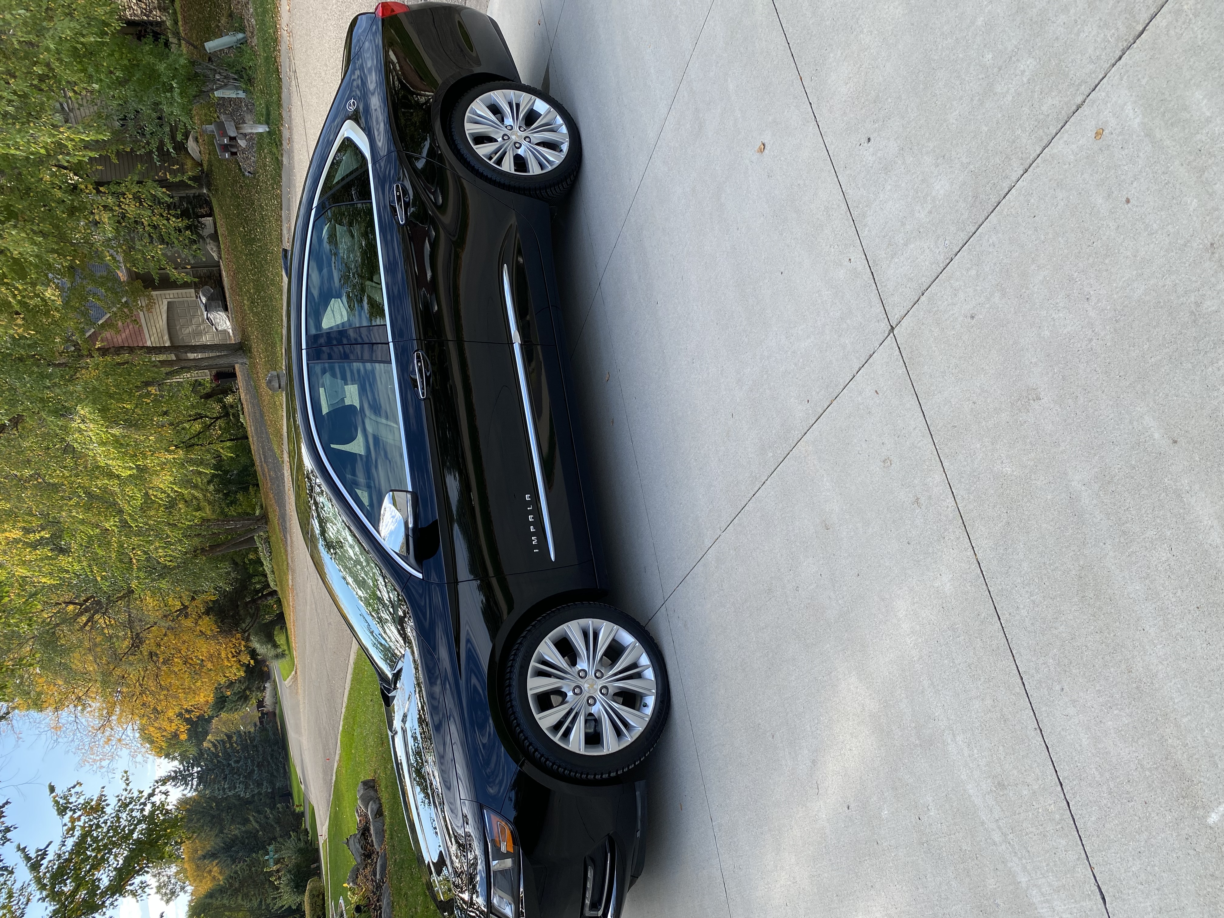 Used 2015 Chevrolet Impala LTZ FWD image 1