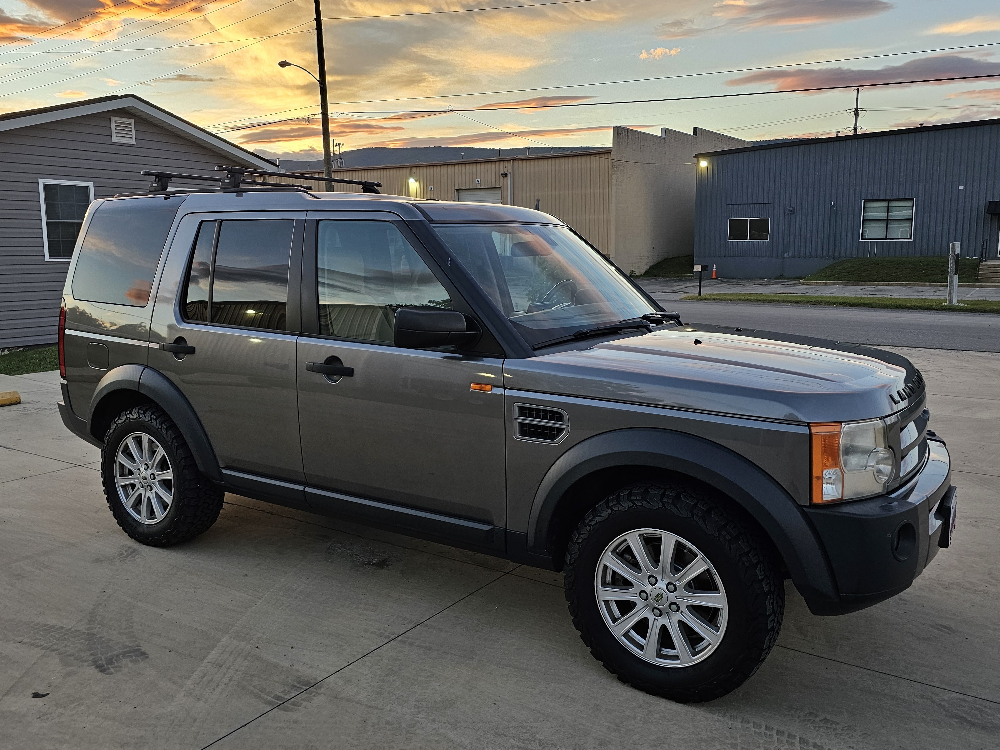 Used 2008 Land Rover LR3 SE AWD/4WD image 4
