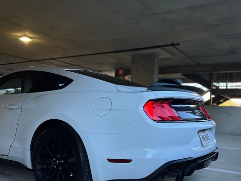 Used 2018 Ford Mustang GT Premium image 8