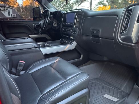 Used 2017 Chevrolet Silverado 2500 LTZ image 9