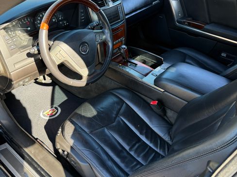 Used 2006 Cadillac XLR image 6