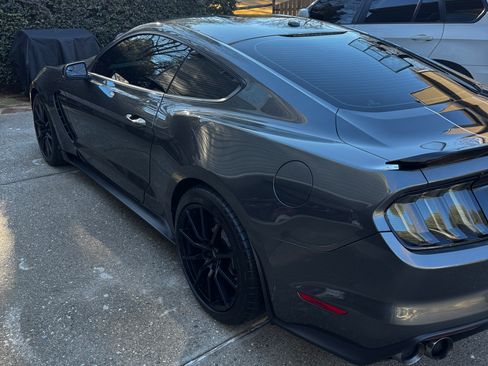 Used 2017 Ford Mustang Shelby GT350 image 5